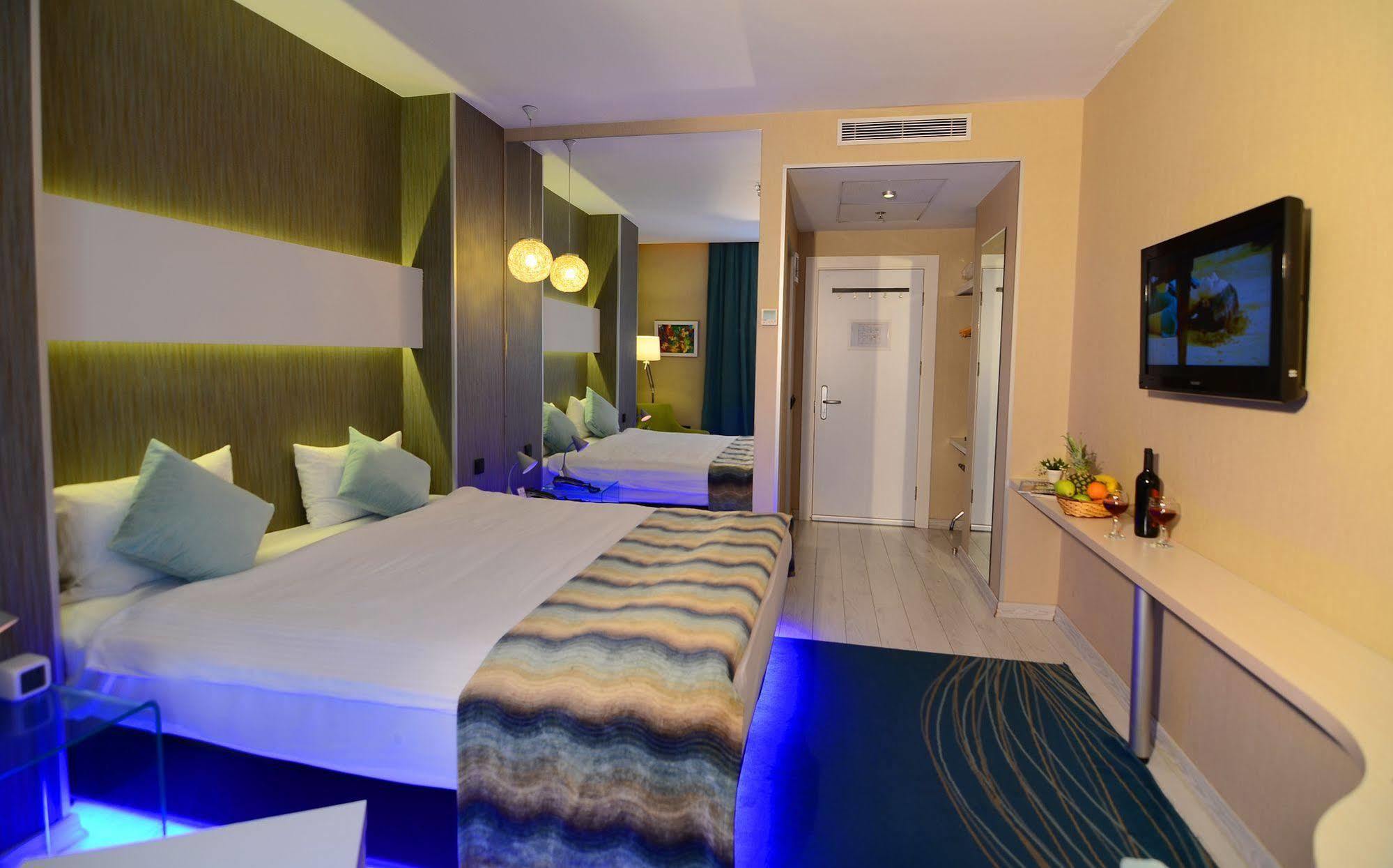 Tempo Hotel 4Levent Istanbul Bagian luar foto